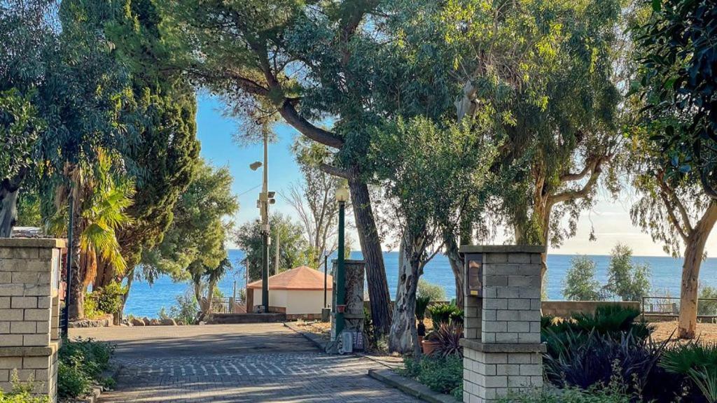 Il Pampaleone Glamping And Resort Acireale Exterior photo