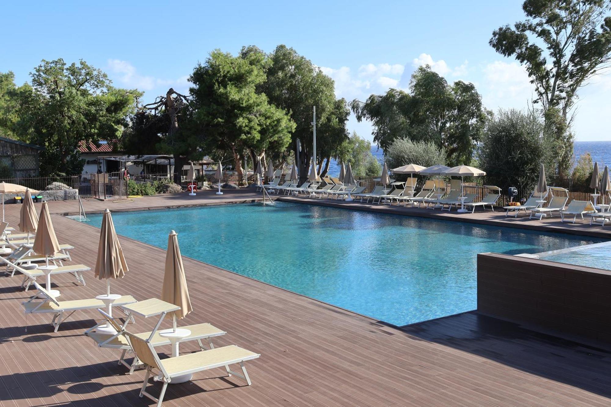 Il Pampaleone Glamping And Resort Acireale Exterior photo